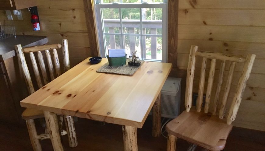 Riverside Log Cabin - Dinning-room table