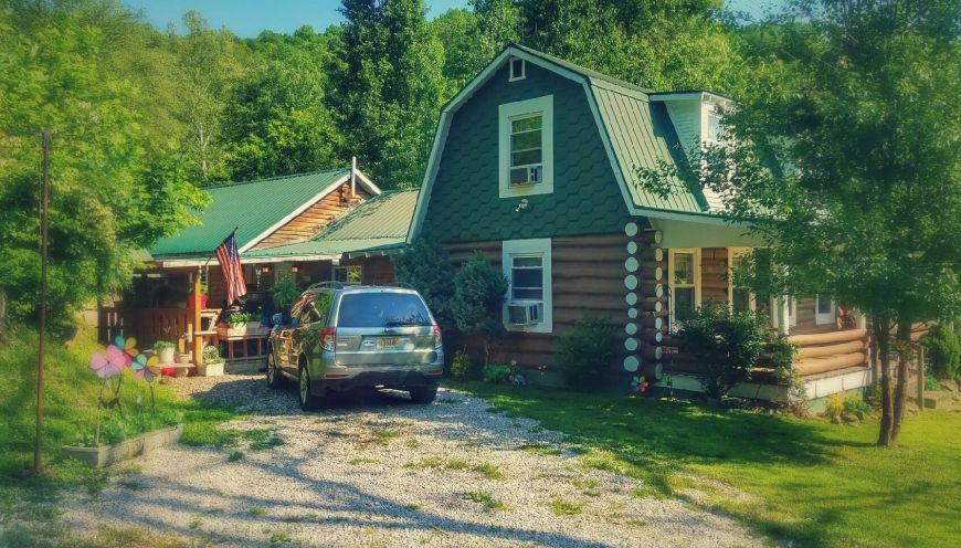 Radnor Hollow Lodge - Side Photo