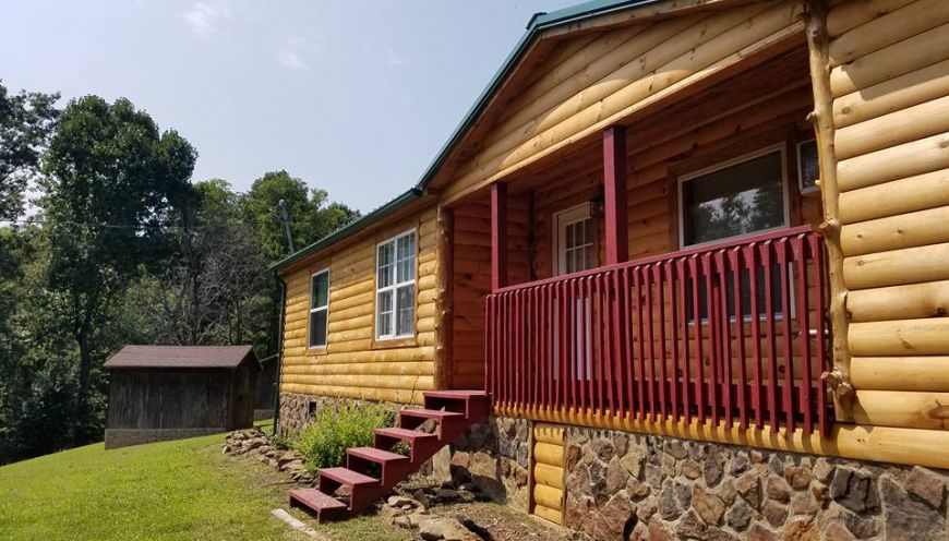Sandstone Log Cabin - Front