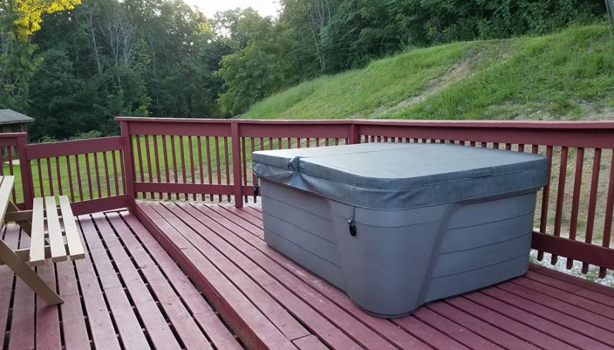 Sandstone Log Cabin- Back Deck